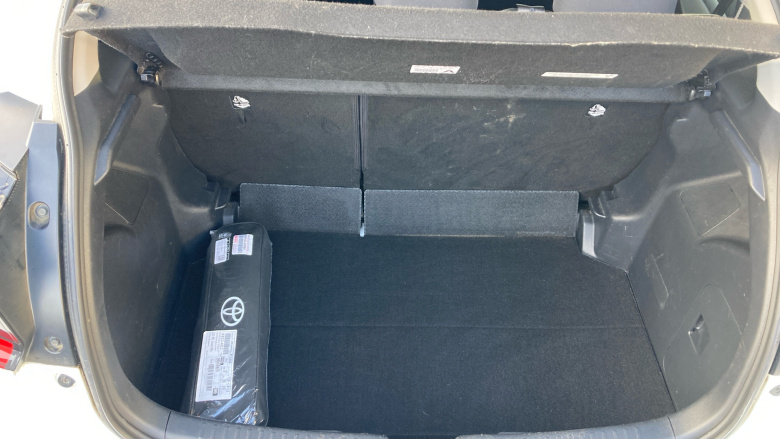 Toyota Yaris 1.5 Hybrid Design 5dr CVT Hybrid Hatchback